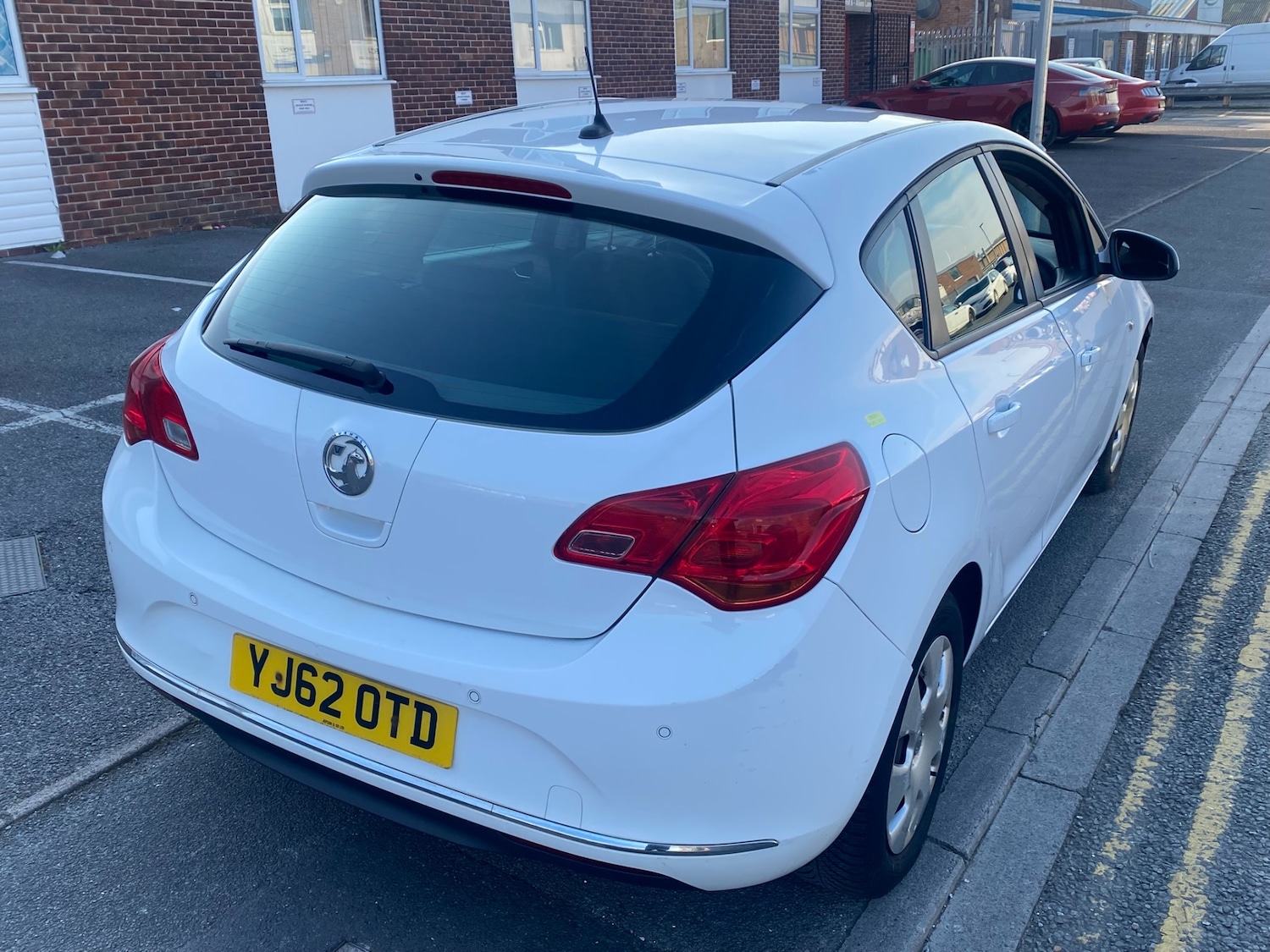 Used Vauxhall Astra 2013 for sale - 77968134: Photo 4