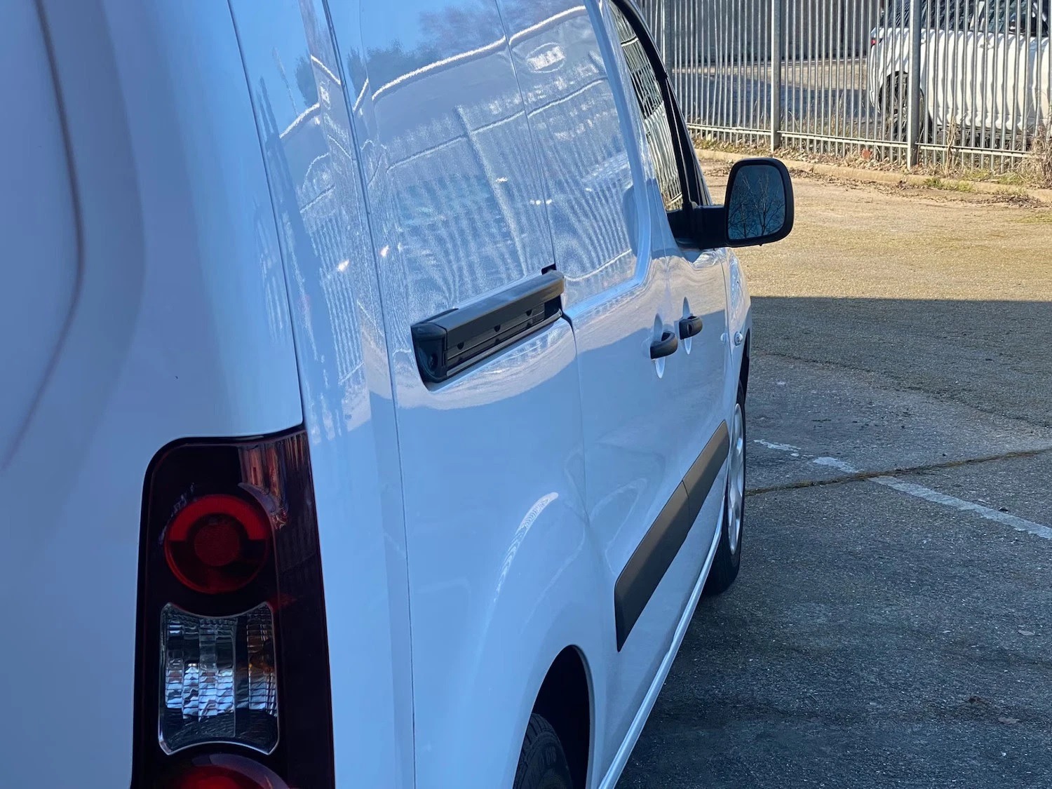 Used Peugeot Partner 2018 for sale - 76096529: Photo 11