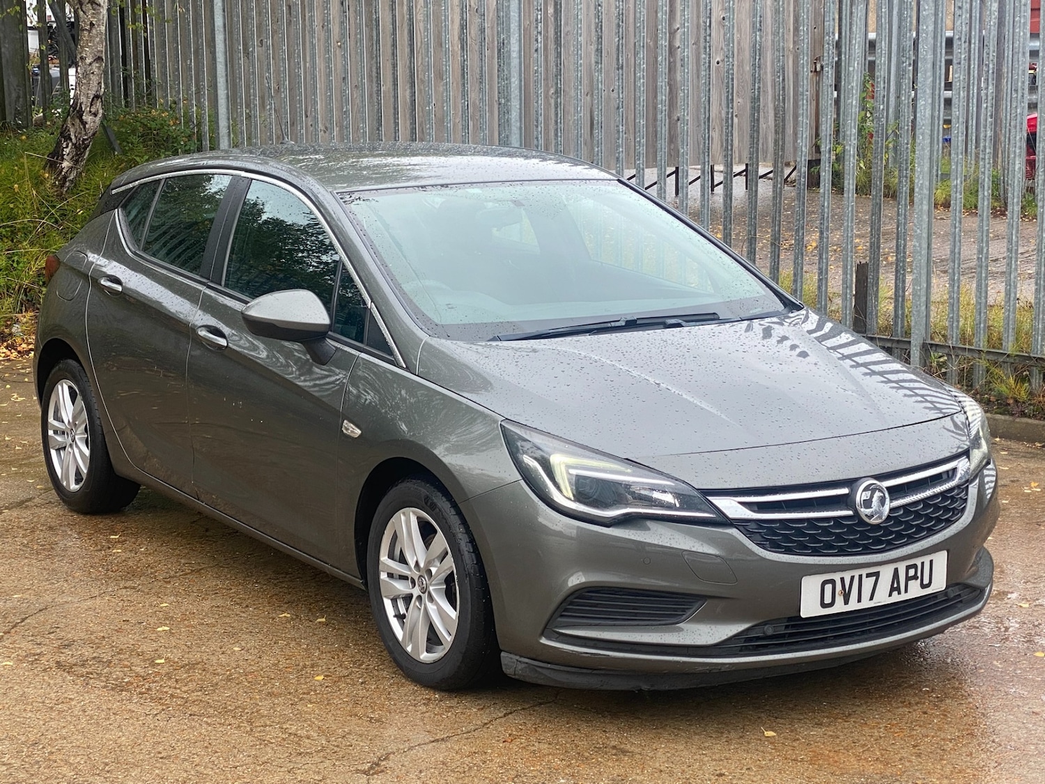 Used Vauxhall Astra 2017 for sale - 76196754: Photo 1