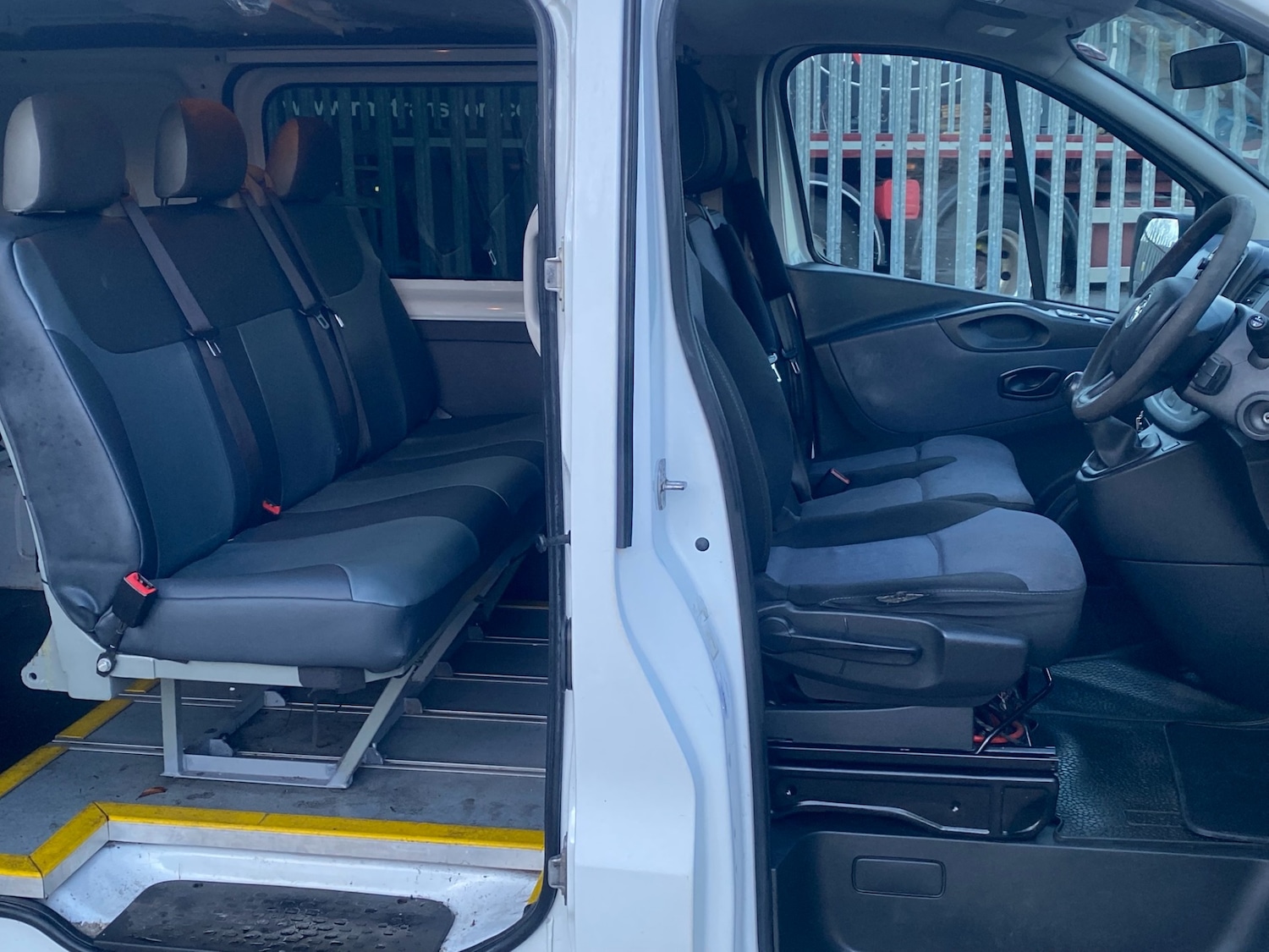 Used Vauxhall Vivaro 2015 for sale - 76818102: Photo 10