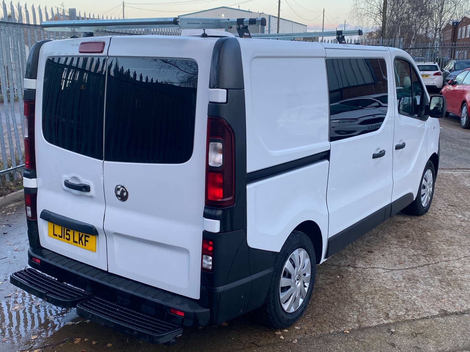 Used Vauxhall Vivaro 2015 for sale - 76818102: Photo 4