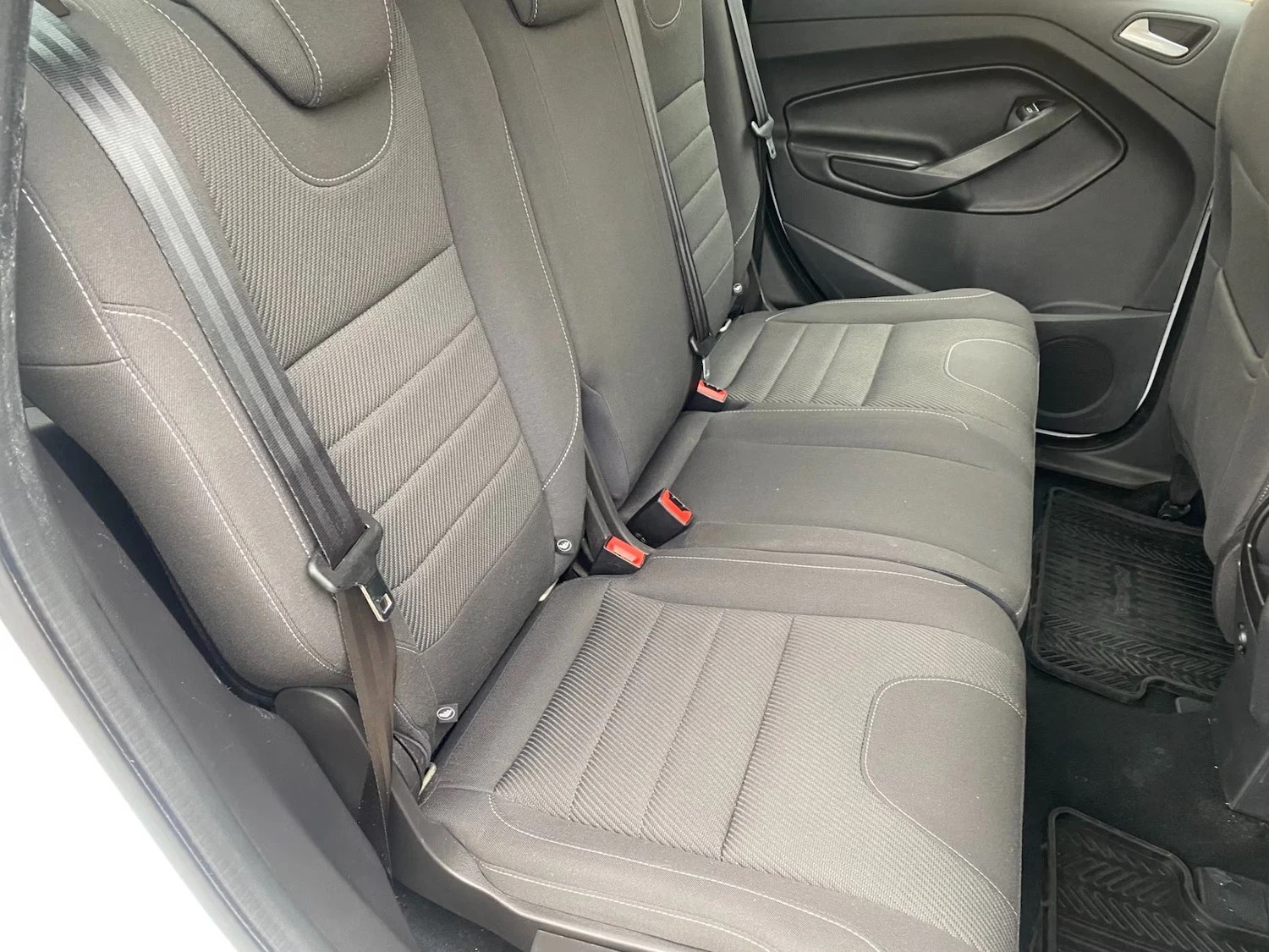 Used Ford Kuga 2015 for sale - 76197910: Photo 5