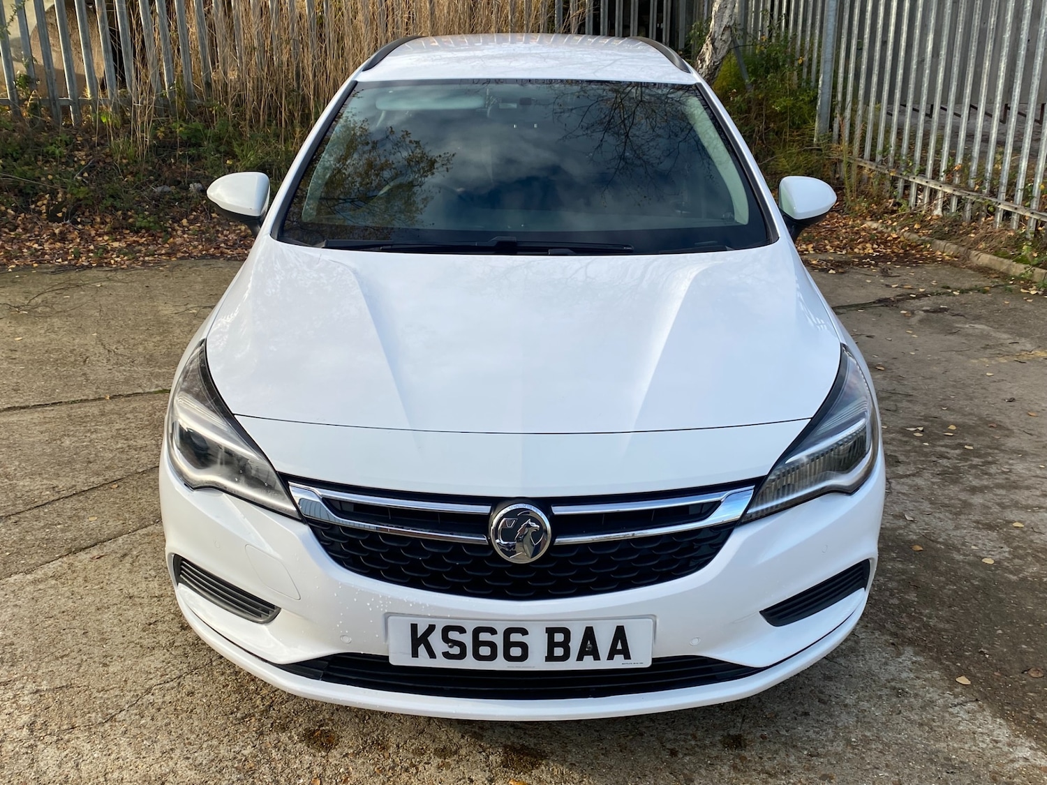 Used Vauxhall Astra 2016 for sale - 76571051: Photo 2