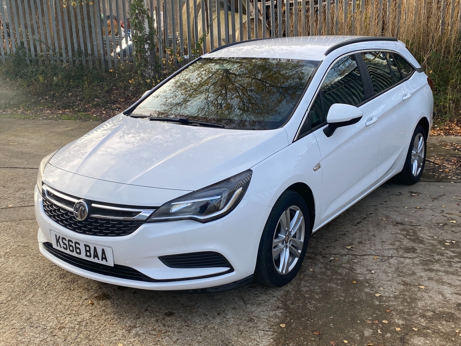 Used Vauxhall Astra 2016 for sale - 76571051: Photo 3