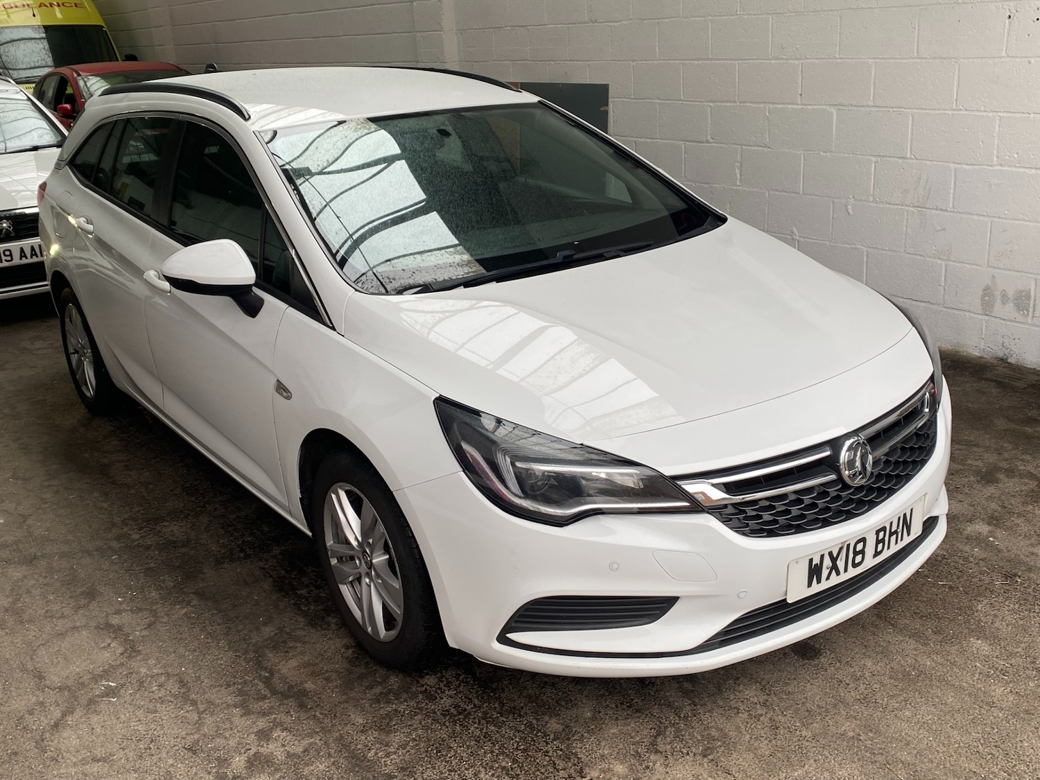 Used Vauxhall Astra 2018 for sale - 76197399: Photo 1
