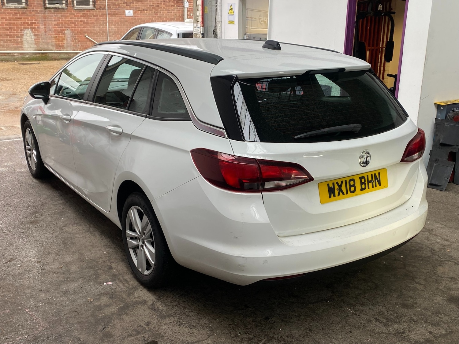 Used Vauxhall Astra 2018 for sale - 76197399: Photo 3