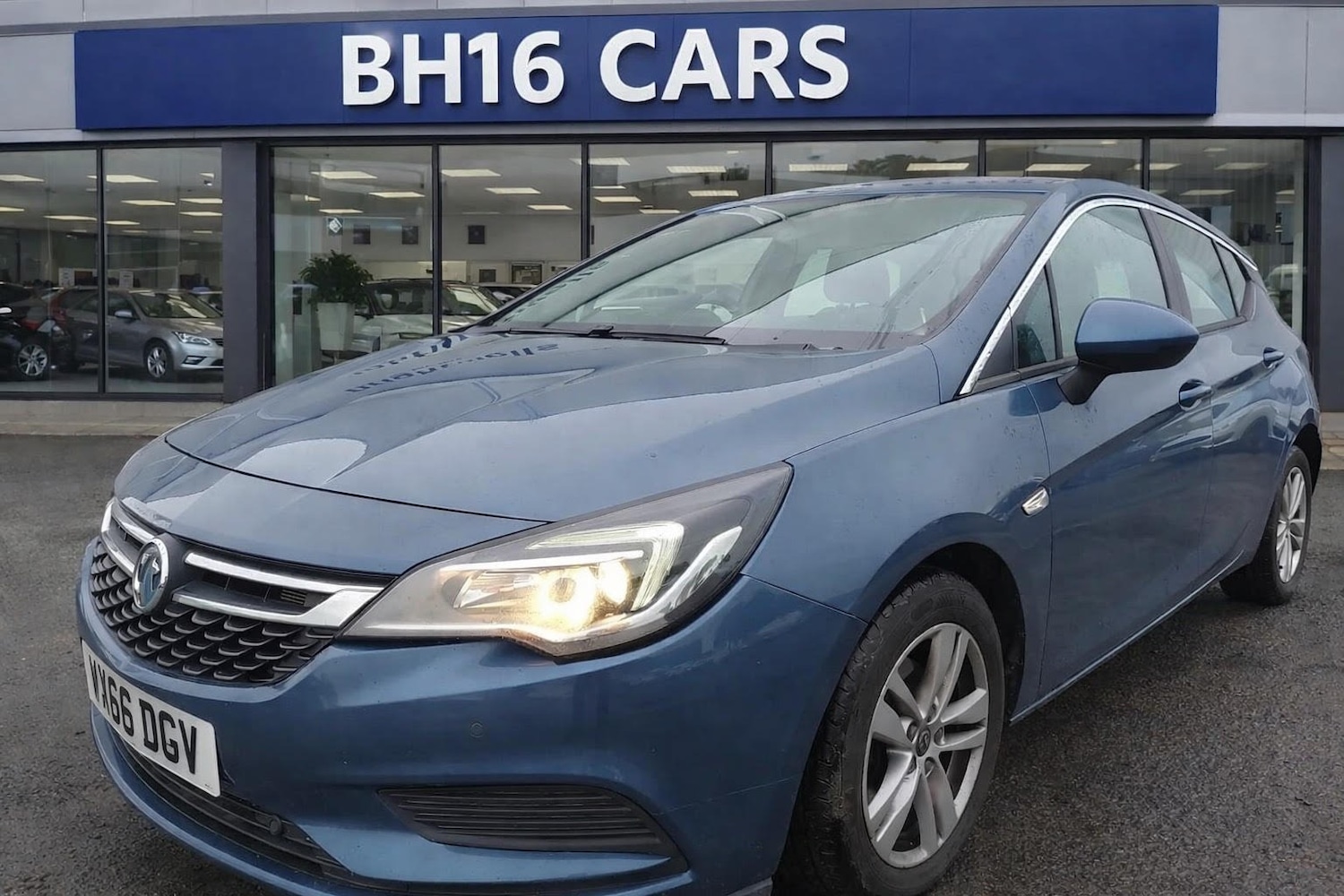 Used Vauxhall Astra 2016 for sale - 77367364: Photo 2