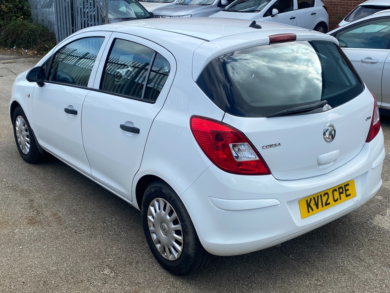 Used Vauxhall Corsa 2012 for sale - 76197249: Photo 3