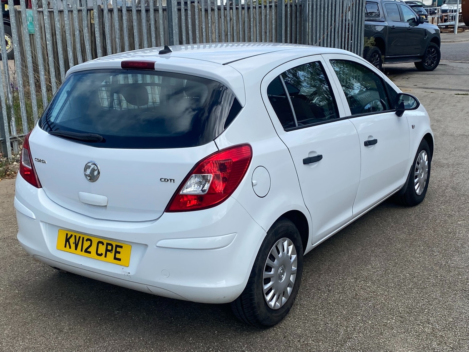 Used Vauxhall Corsa 2012 for sale - 76197249: Photo 4
