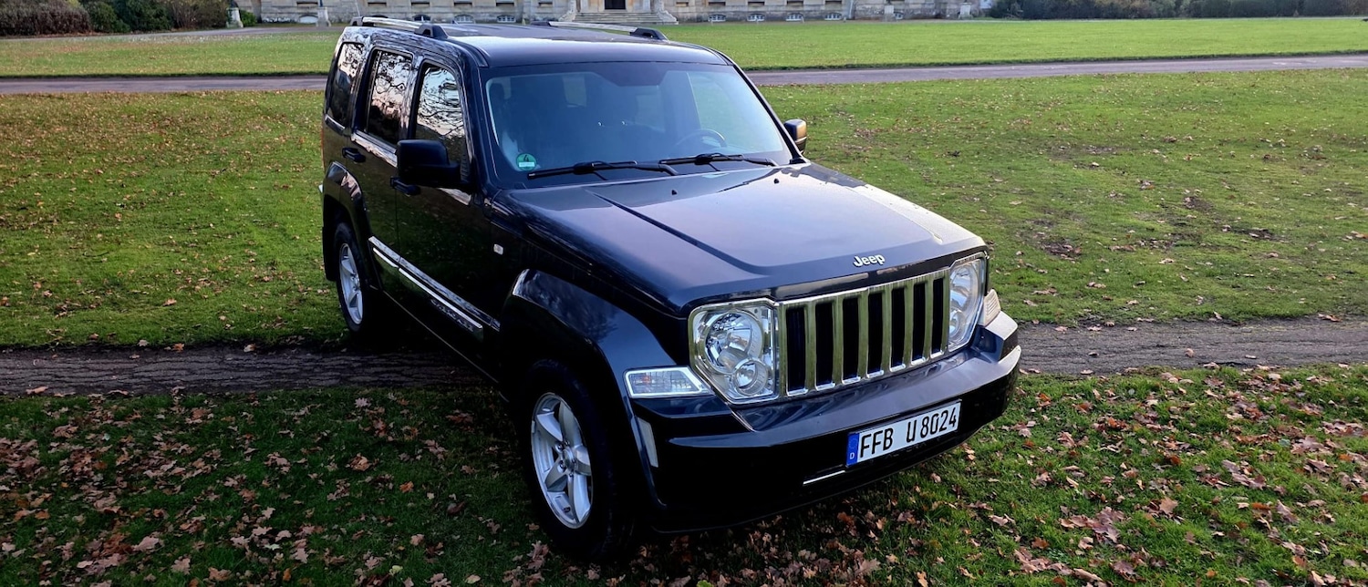 Used Jeep Cherokee 2010 for sale - 76670738: Photo 2