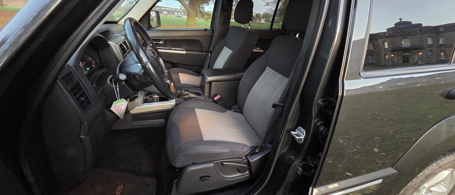 Used Jeep Cherokee 2010 for sale - 76670738: Photo 30