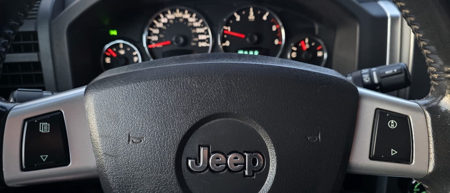 Used Jeep Cherokee 2010 for sale - 76670738: Photo 38