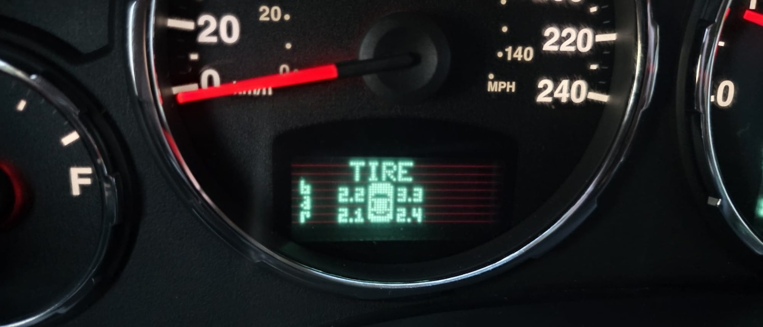 Used Jeep Cherokee 2010 for sale - 76670738: Photo 40