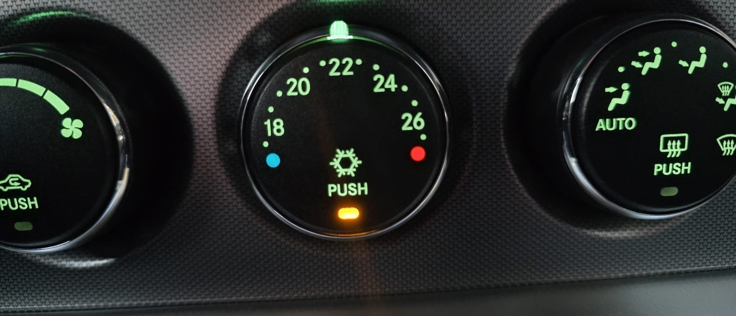 Used Jeep Cherokee 2010 for sale - 76670738: Photo 41