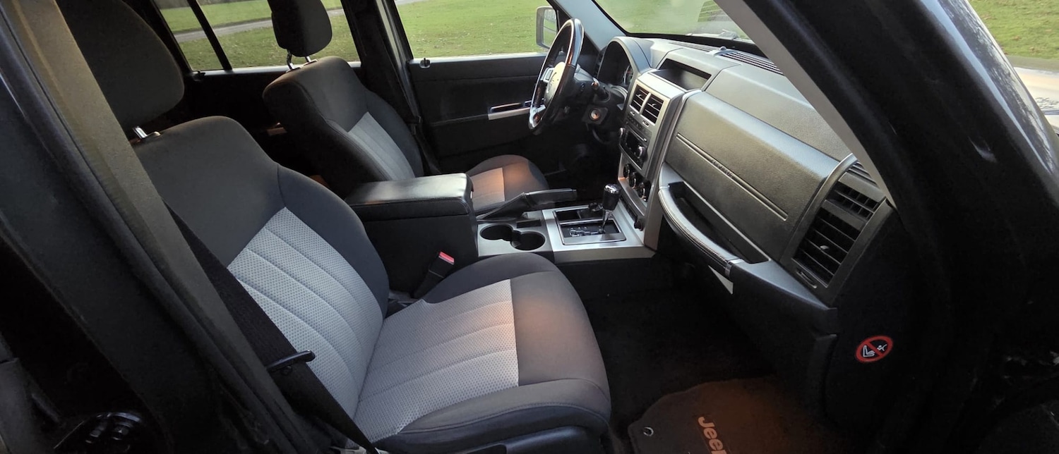 Used Jeep Cherokee 2010 for sale - 76670738: Photo 8