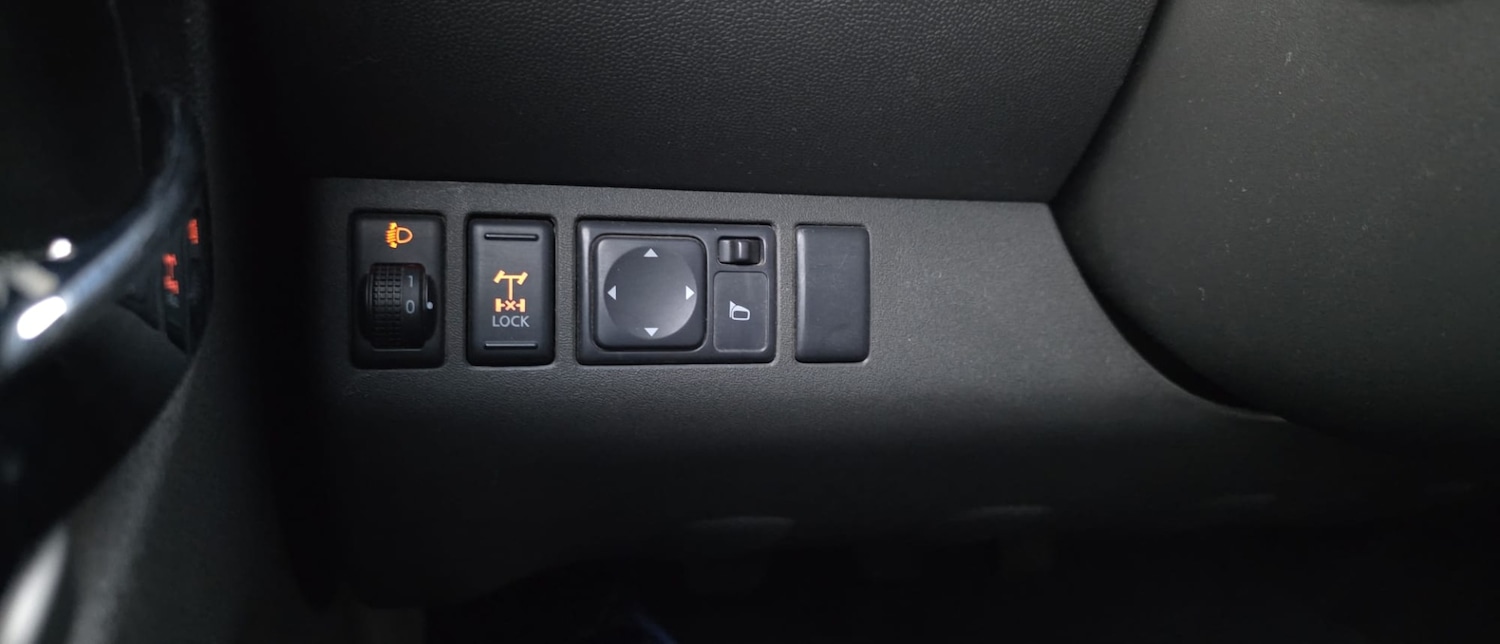 Used Nissan Navara 2012 for sale - 78168215: Photo 38