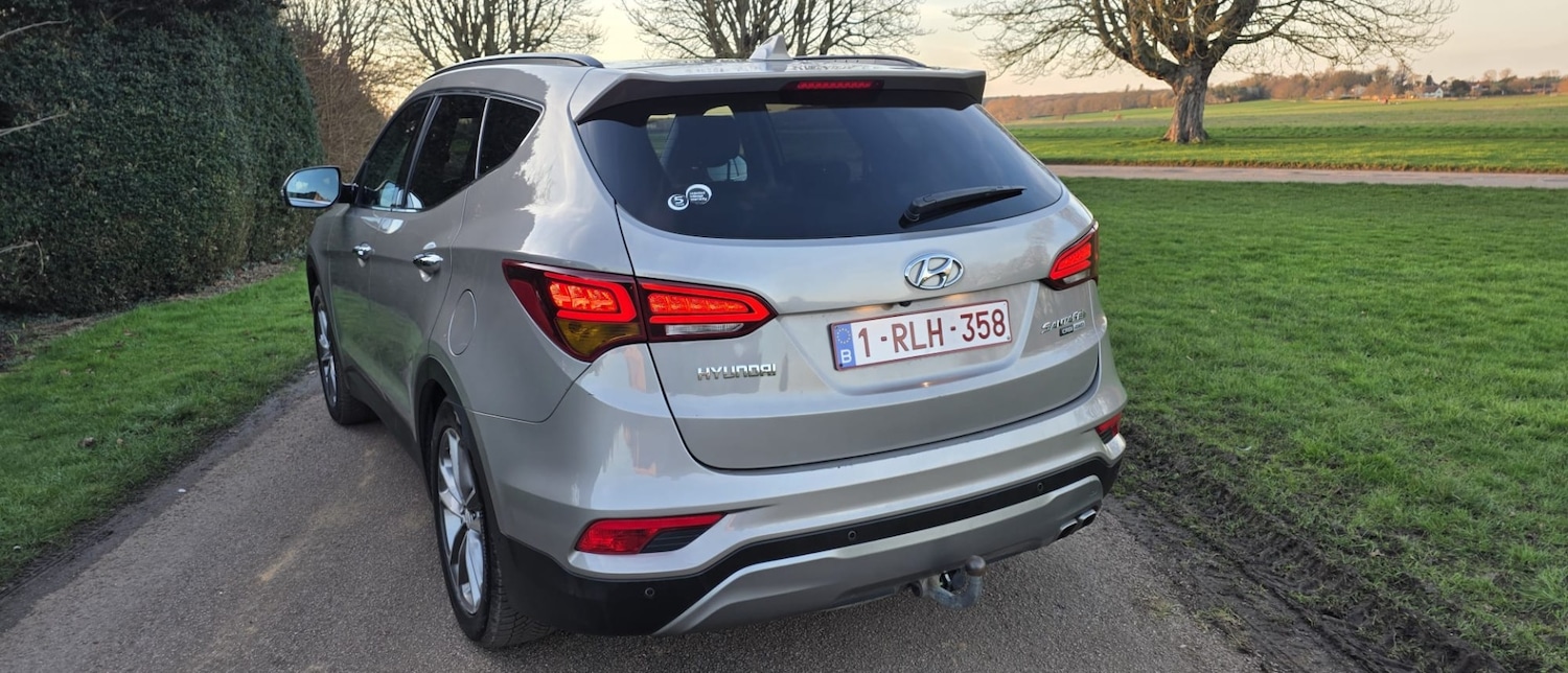 Used Hyundai Santa Fe 2017 for sale - 77669210: Photo 17
