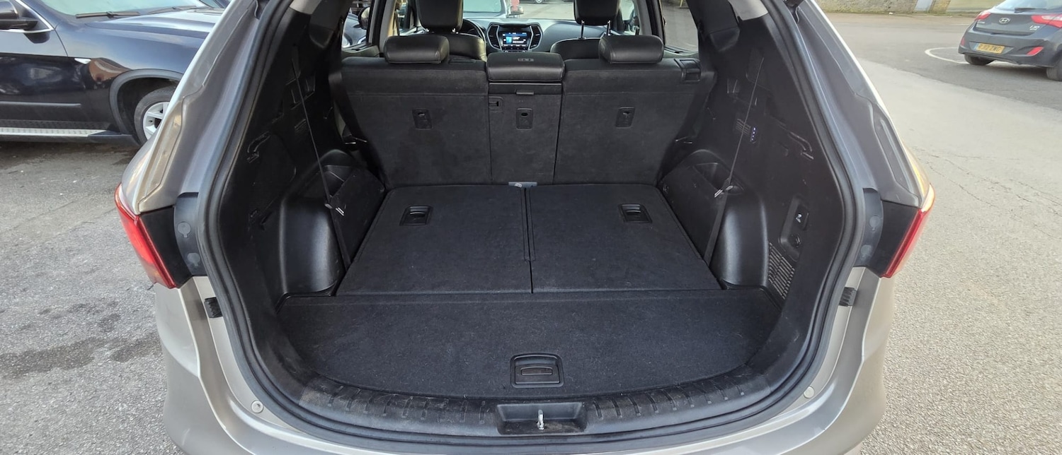 Used Hyundai Santa Fe 2017 for sale - 77669210: Photo 30