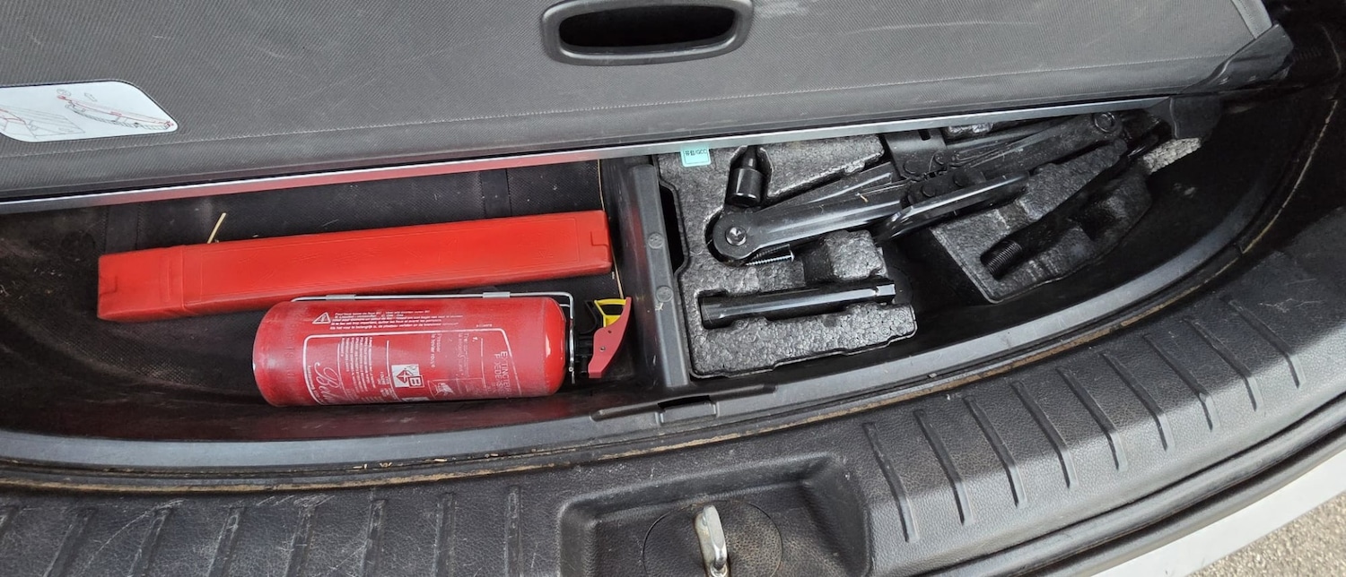 Used Hyundai Santa Fe 2017 for sale - 77669210: Photo 31