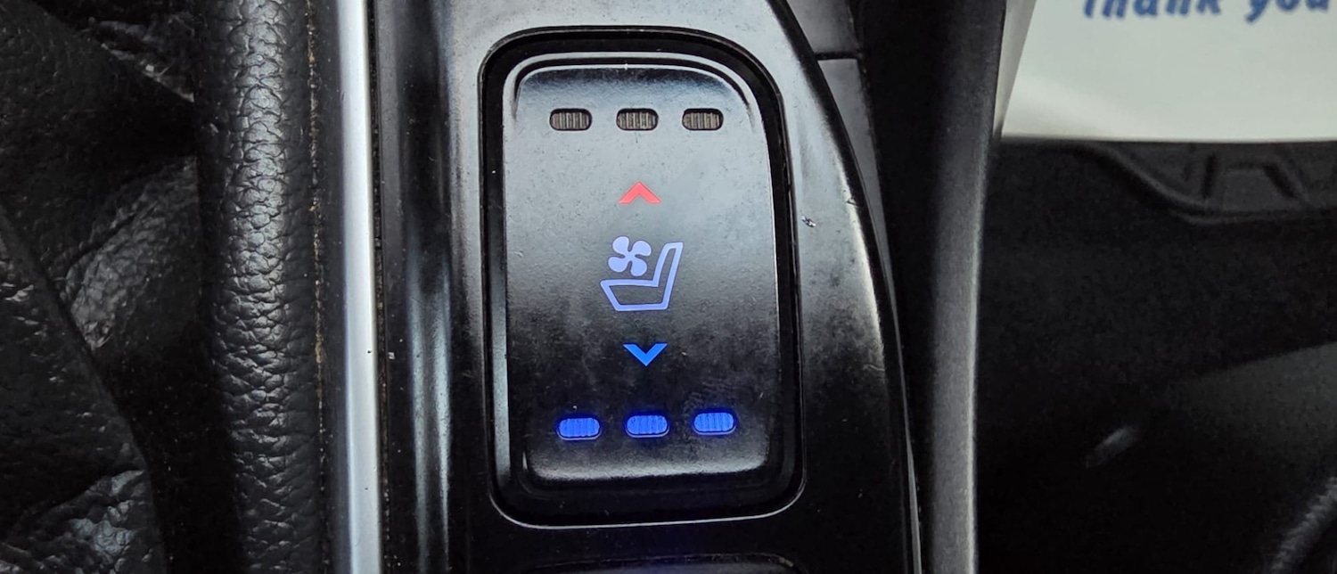 Used Hyundai Santa Fe 2017 for sale - 77669210: Photo 43