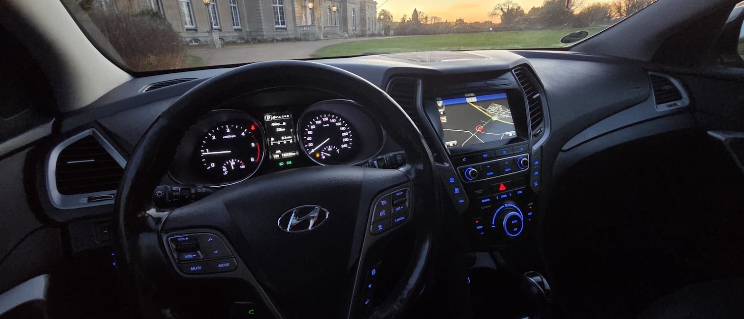 Used Hyundai Santa Fe 2017 for sale - 77669210: Photo 50