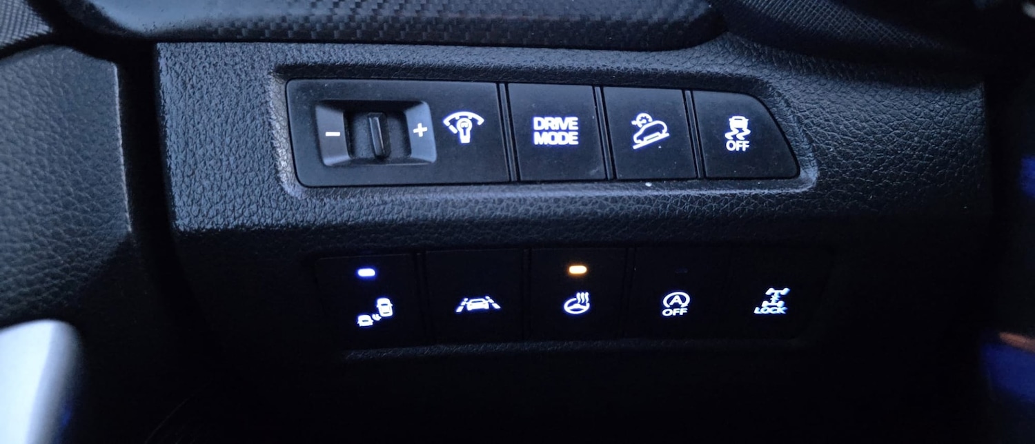 Used Hyundai Santa Fe 2017 for sale - 77669210: Photo 61