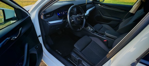 Used Skoda Octavia 2021 for sale - 75548103: Photo 9