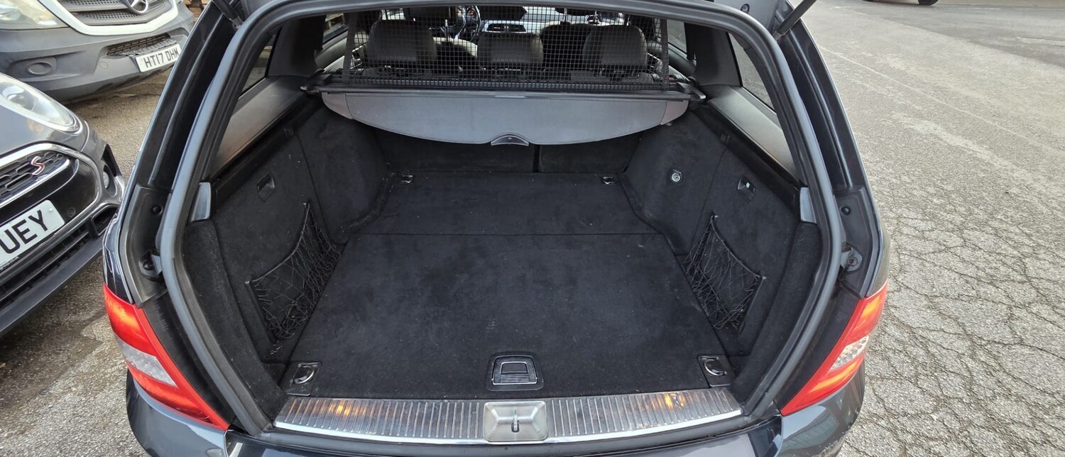 Used Mercedes-Benz C Class 2011 for sale - 77370858: Photo 31