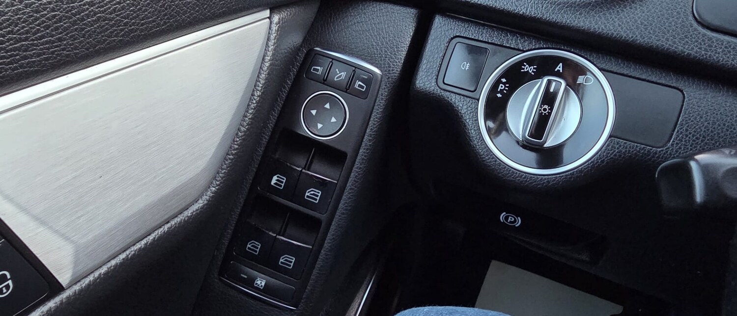 Used Mercedes-Benz C Class 2011 for sale - 77370858: Photo 36