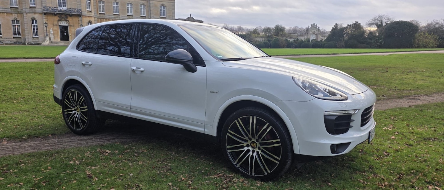 Used Porsche Cayenne 2017 for sale - 76758943: Photo 2