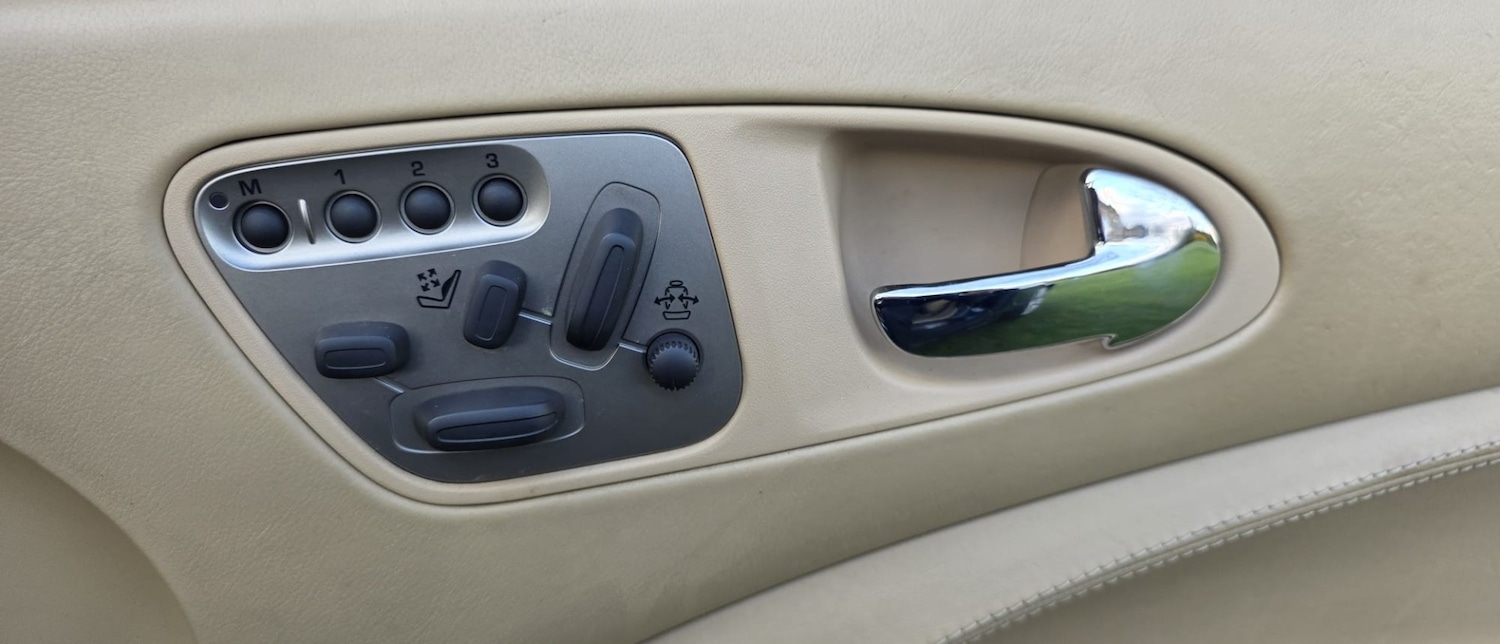 Used Jaguar XKR 2008 for sale - 78134921: Photo 38