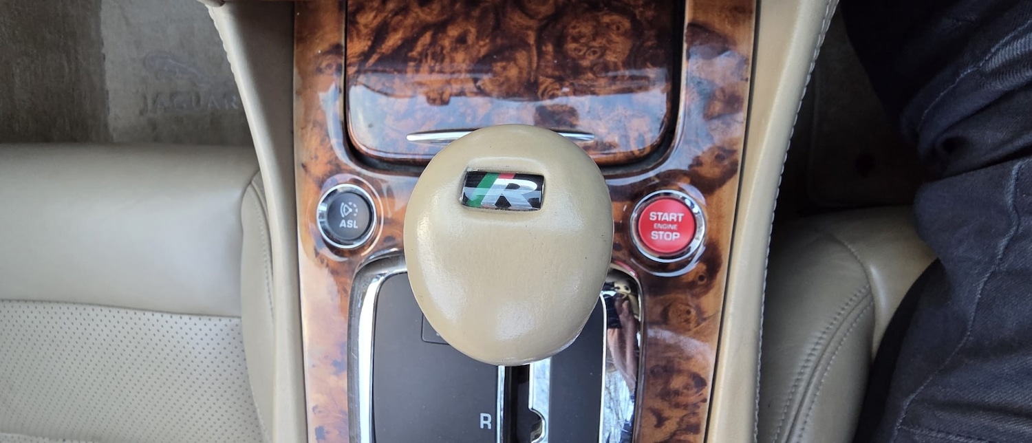 Used Jaguar XKR 2008 for sale - 78134921: Photo 49