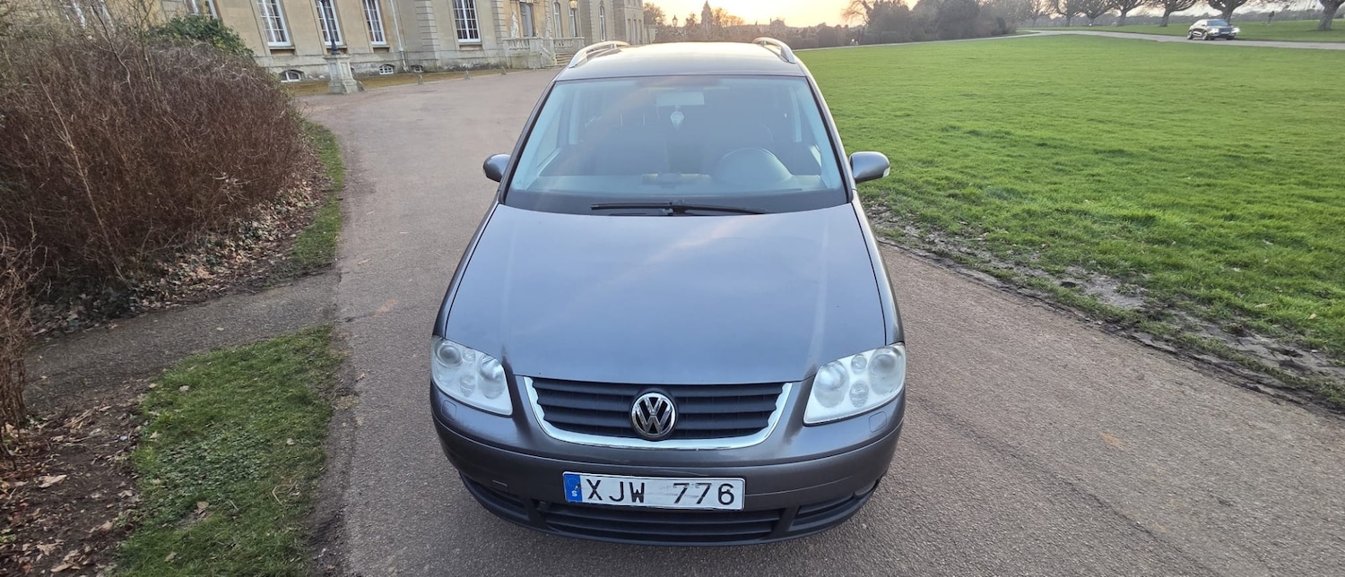 Used Volkswagen Touran 2006 for sale - 77681648: Photo 2