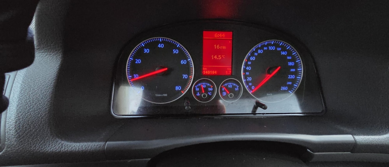 Used Volkswagen Touran 2006 for sale - 77681648: Photo 37