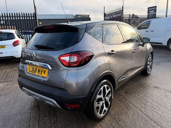 Used Renault Captur 2018 for sale - 77626996: Photo
