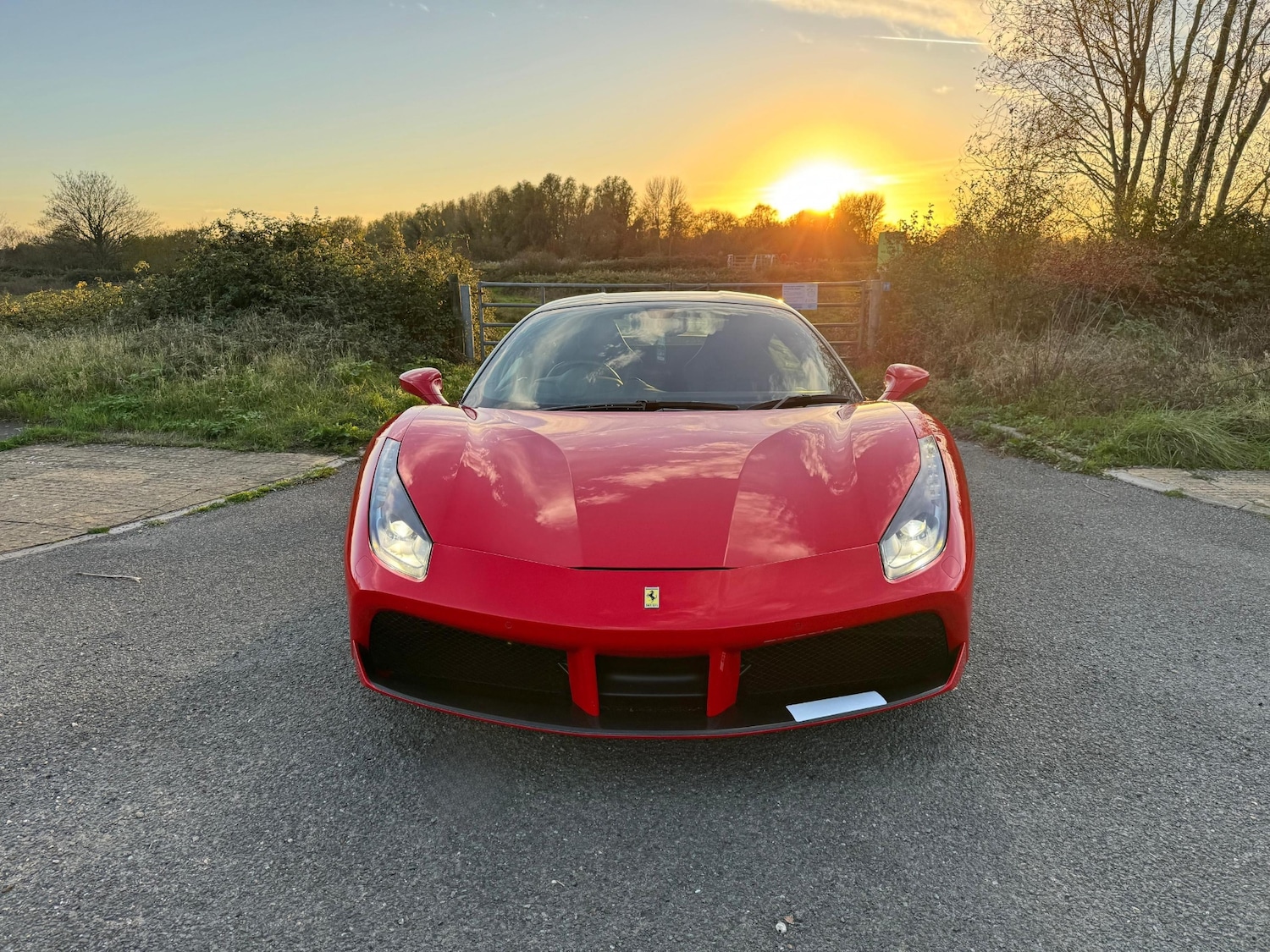 Used Ferrari 488 2016 for sale - 76571293: Photo 2