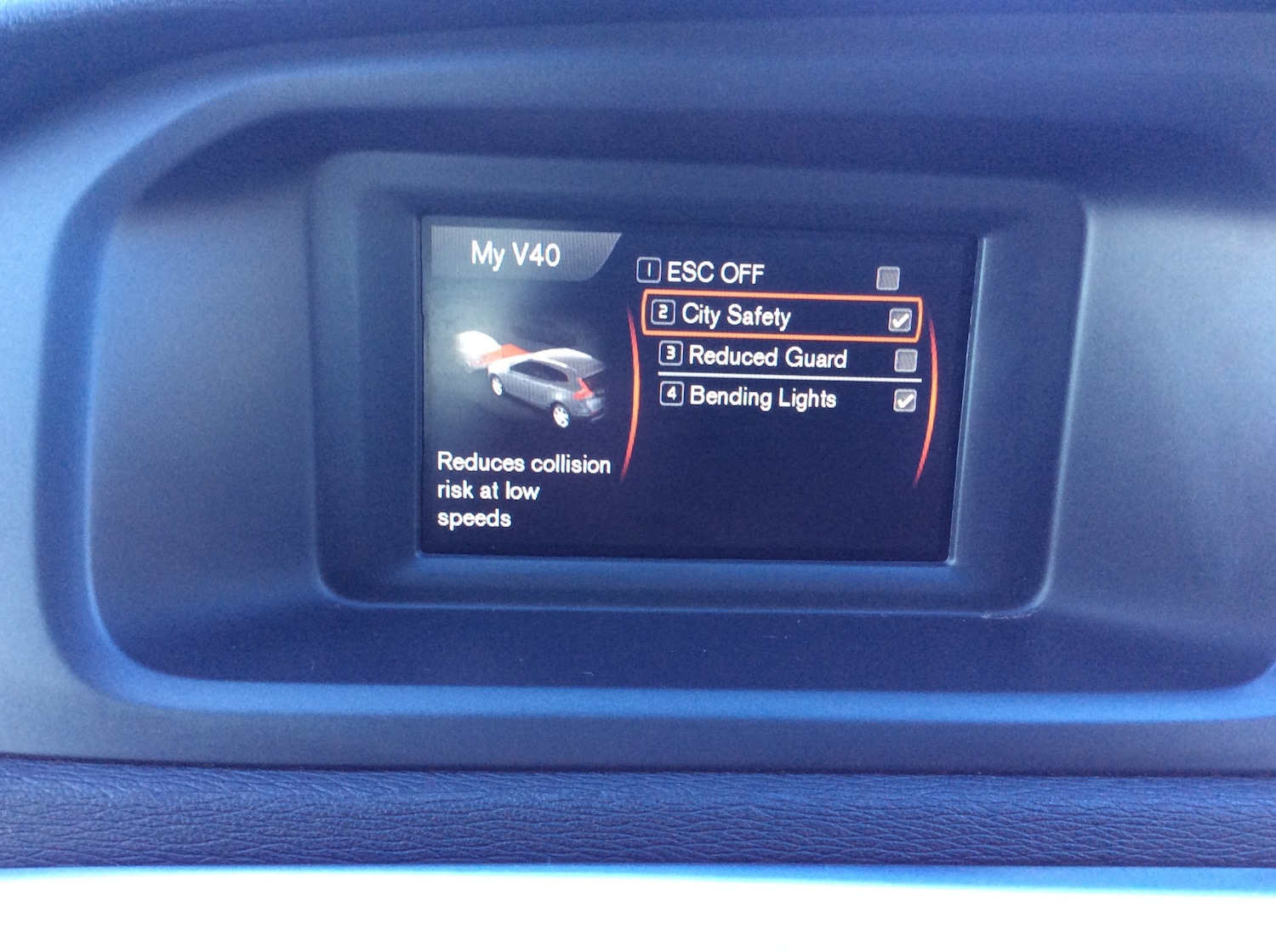 Used Volvo V40 2014 for sale - 77274675: Photo 24