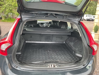 Used Volvo V40 2019 for sale - 78971675: Photo