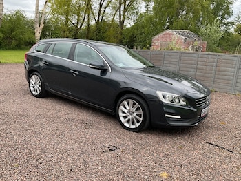 Used Volvo V60 2015 for sale - 79004158: Photo