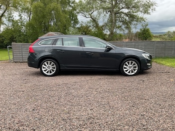 Used Volvo V60 2015 for sale - 79004158: Photo
