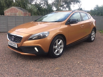 Used Volvo V40 2014 for sale - 75514999: Photo
