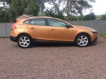 Used Volvo V40 2014 for sale - 75514999: Photo