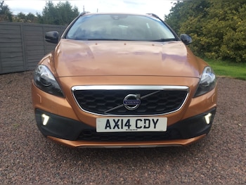 Used Volvo V40 2014 for sale - 75514999: Photo