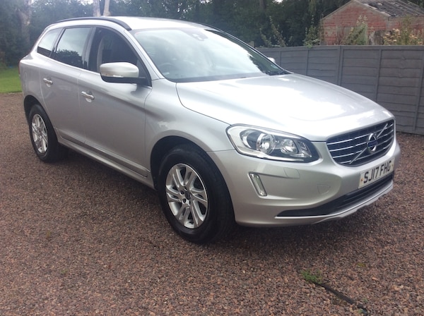 Used Volvo XC60 2017 for sale - 75604552: Photo 2