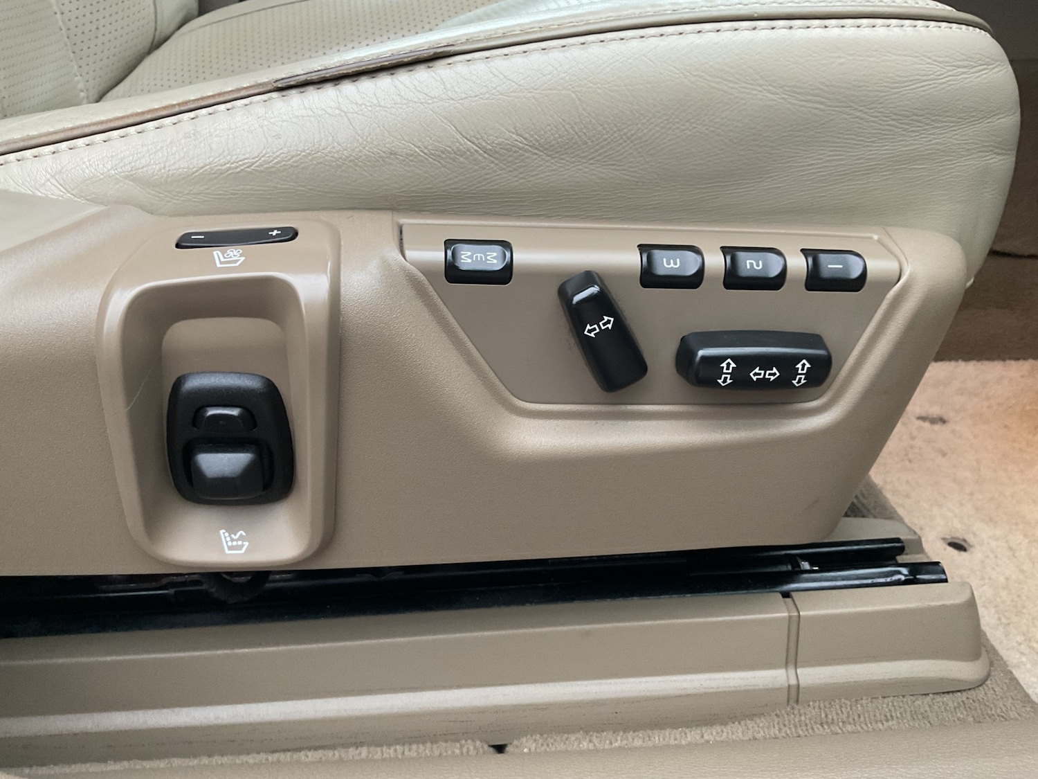 Used Volvo XC90 2014 for sale - 78132101: Photo 17