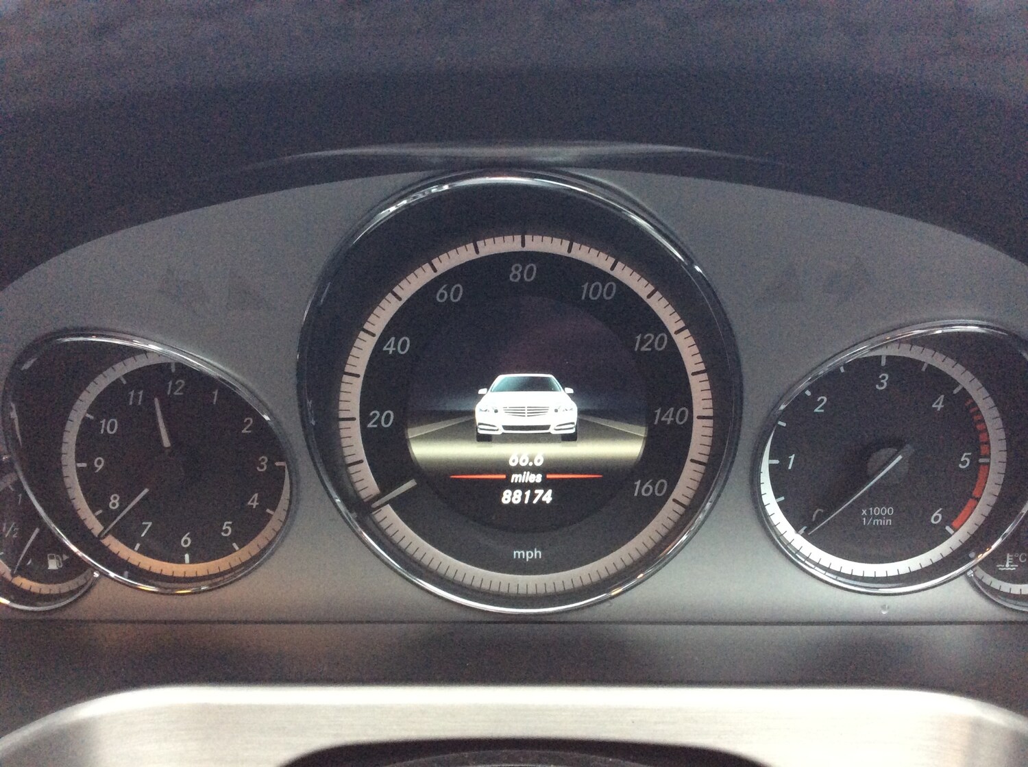 Used Mercedes-Benz E Class 2013 for sale - 76931759: Photo 33