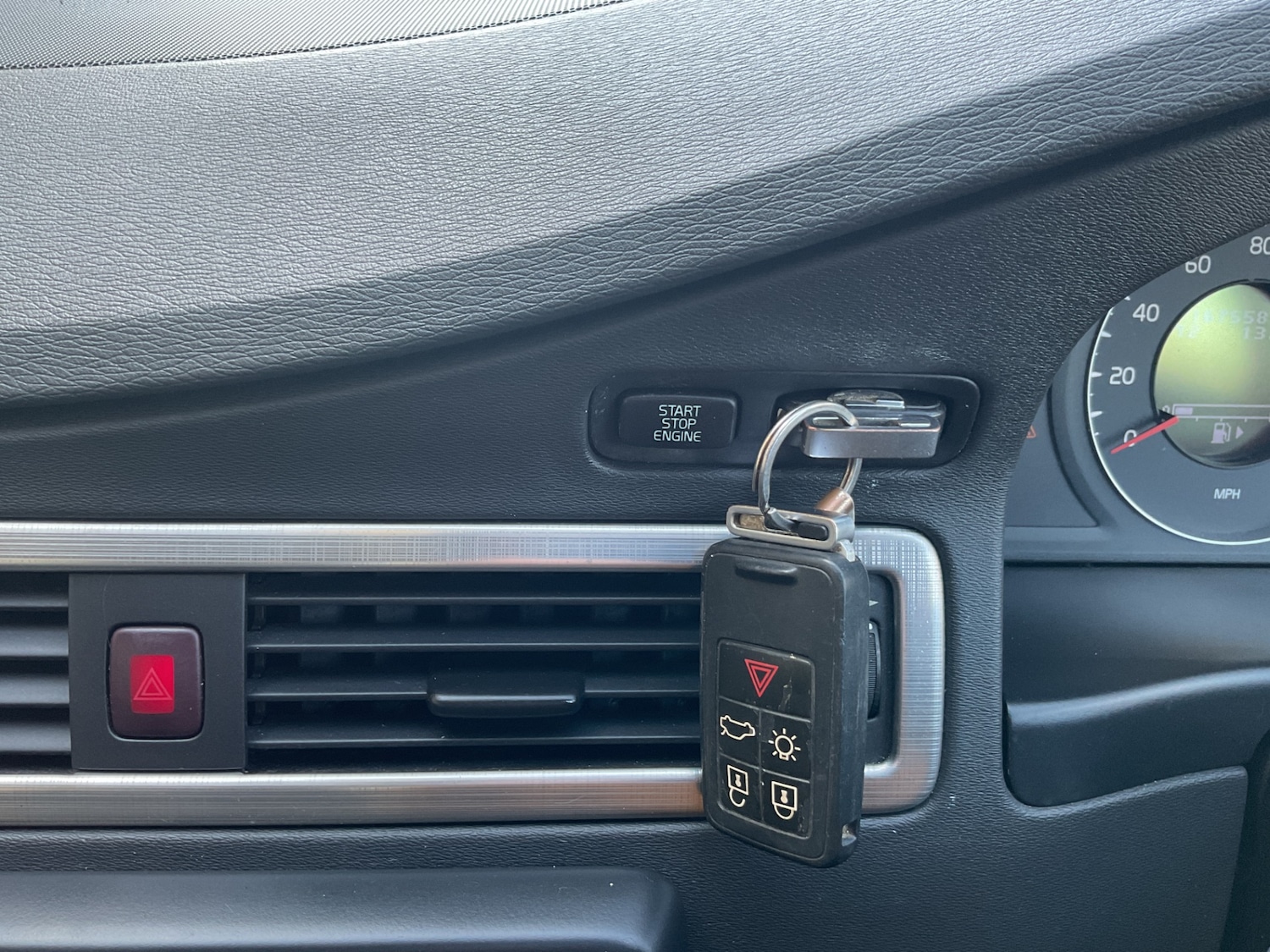 Used Volvo V70 2008 for sale - 78108302: Photo 10