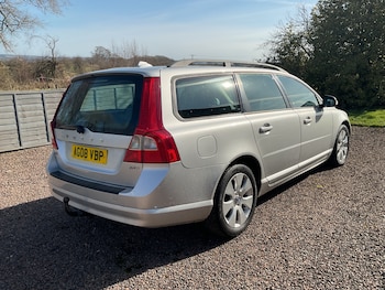 Used Volvo V70 2008 for sale - 78108302: Photo