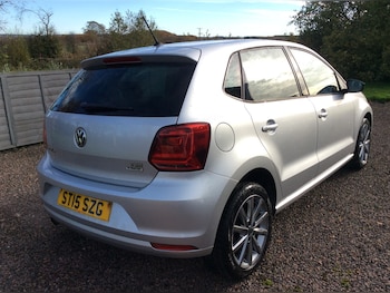 Used Volkswagen Polo 2015 for sale - 76652825: Photo