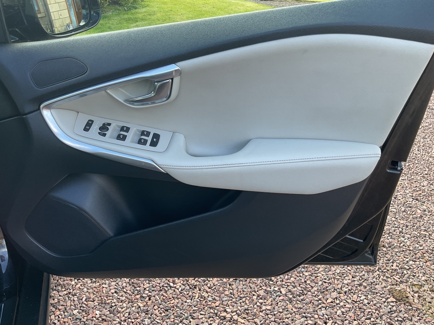 Used Volvo V40 2015 for sale - 78210465: Photo 18